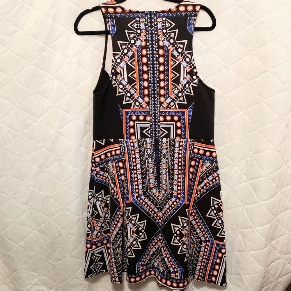 Sleeveless Event Dress - Picture 3 of 7